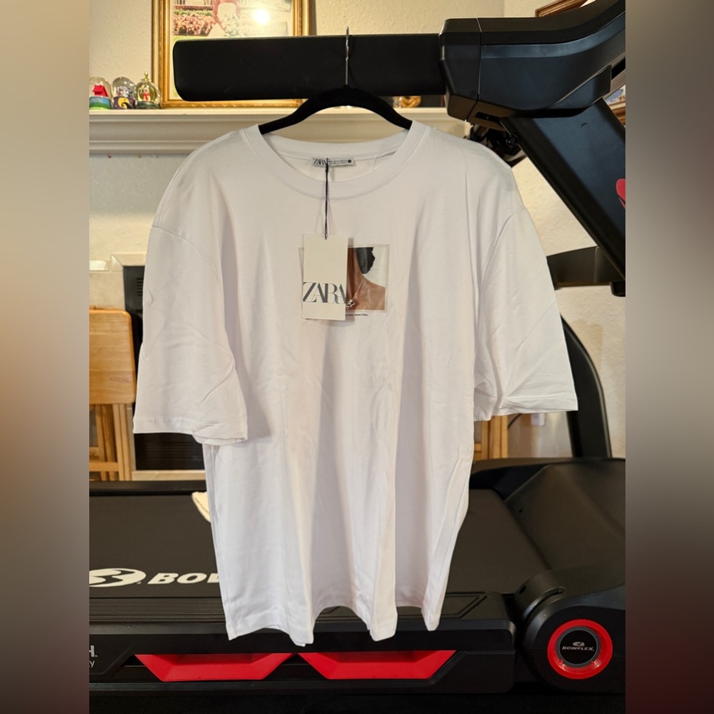 Zara necklace appliqué Tshirt